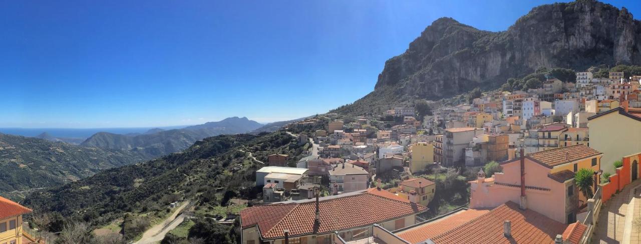 Sardinia Climbing House Bed & Breakfast Ulassai Eksteriør bilde